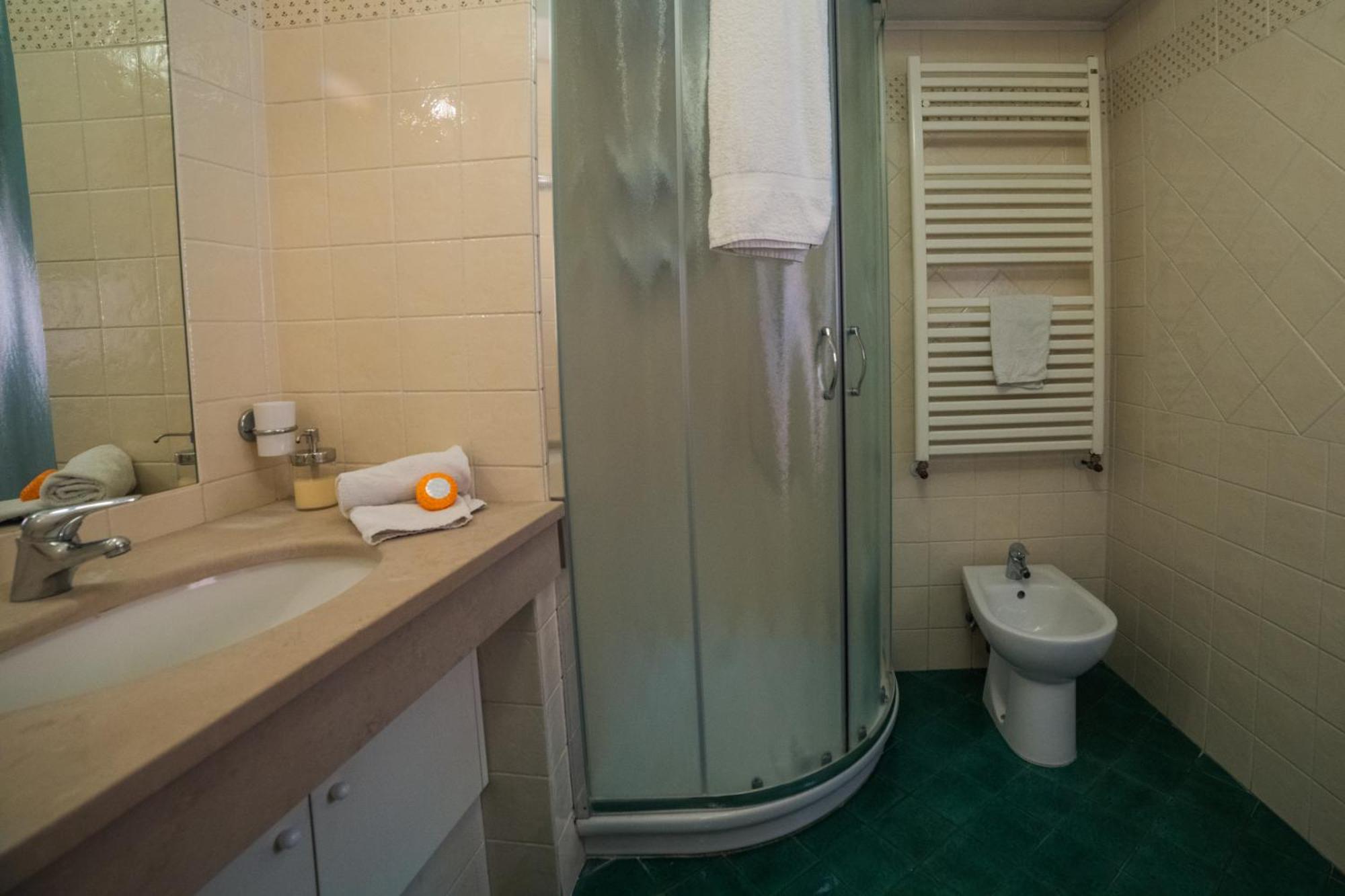 S3 Tower - Dolcevita Holiday Флоренция Экстерьер фото